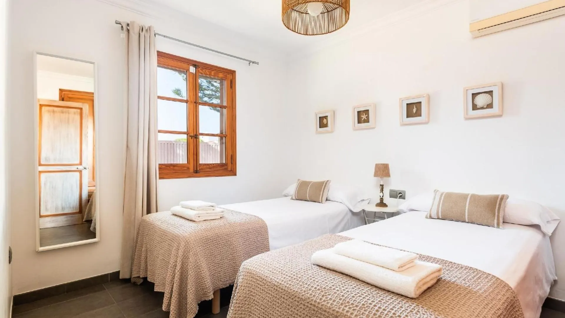Ferienhaus Mit Privatpool Fuer 7 Personen Ca 150 Qm In Torre Del Ram, Menorca Westkueste Von Menorca Cala'N Blanes  0*, Cala'N Blanes (Menorca) Spanien